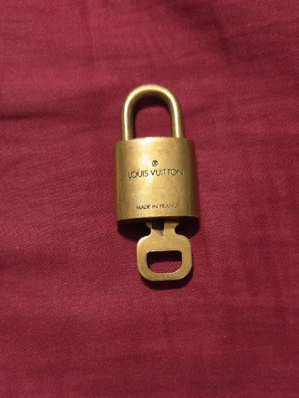 Louis Vuitton Gold-tone LV Engraved Padlock with Key#307